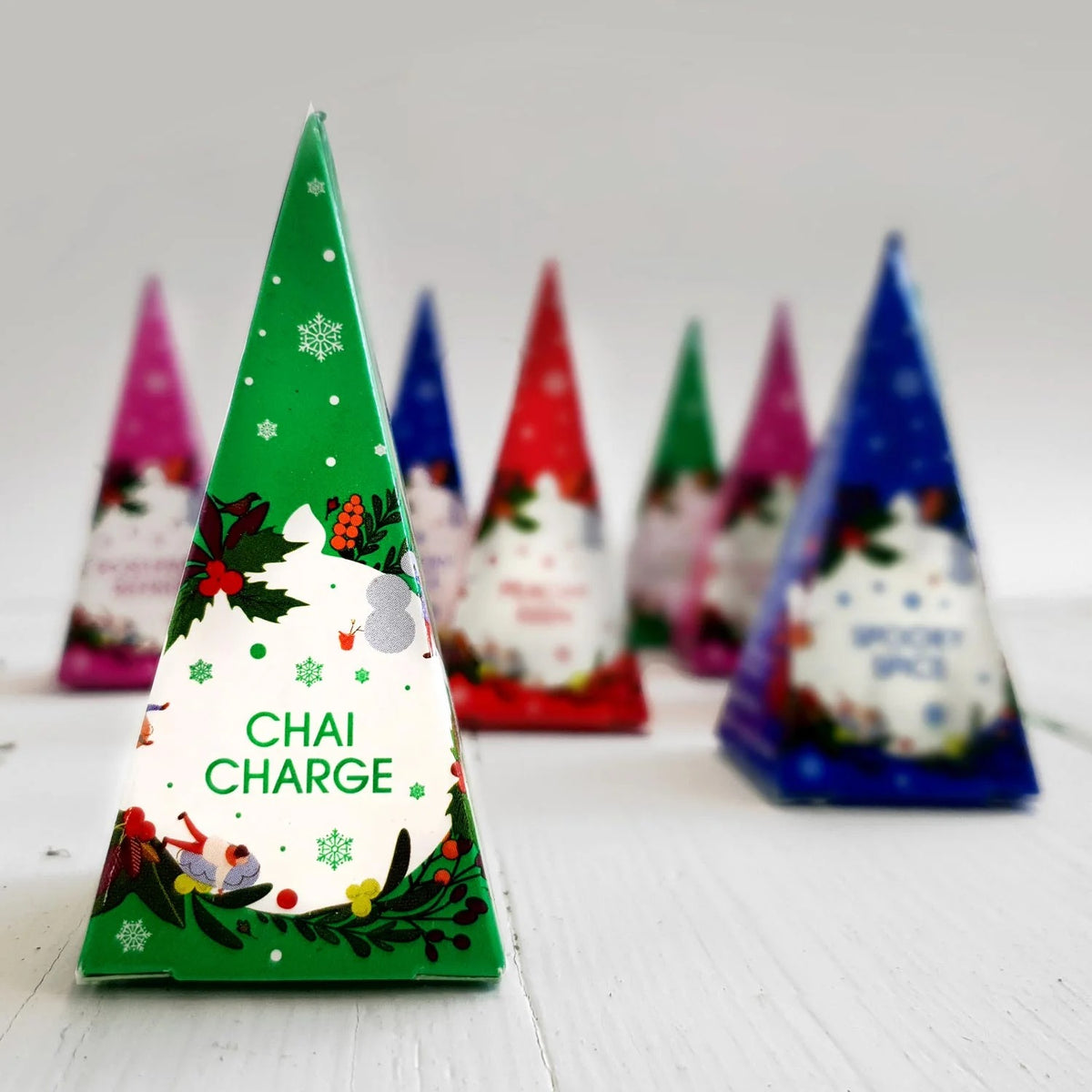 English Tea Shop Organic Premium Holiday Collection - 12 Nylon Pyramid Bags